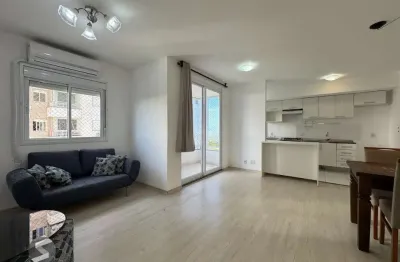Apartamento de 2 quartos, 1 suíte, elevador e 1 vaga no bairro humaitá.