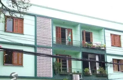 Apartamento de 2 dormitórios, mais 1 quarto de empregada, próximo a av. teresópolis