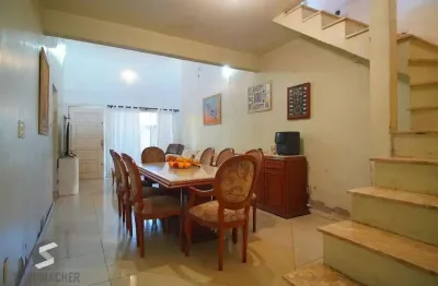 Casa térrea com 5 dormitórios, amplo terreno de 300m² - bairro santa rosa