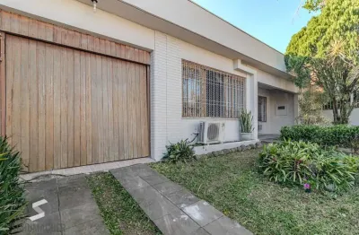 Casa com 3 quartos à venda na Rua Magalhães Calvet, 218, Sarandi, Porto Alegre