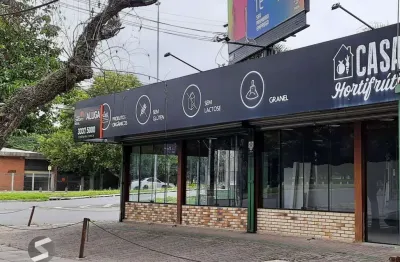 Prédio comercial à venda com 150m² e 10 vagas, no bairro menino deus em porto al