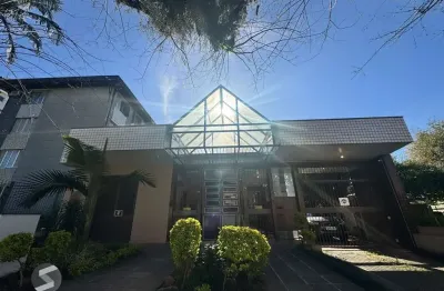 Apartamento dois dormitórios ( uma suíte) garagem/depósito bairro menino deus