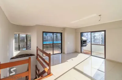 Cobertura de 3 dormitórios com piscina e 2 vagas no Bairro Mont Serrat.