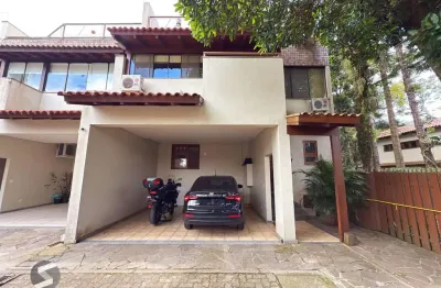 Linda Residência com 3 dormitórios sendo 1 suíte no Jardim Isabel.