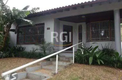 Casa para Venda - 340m², 3 dormitórios, sendo 2 suites, 6 vagas - Jardim Isabel