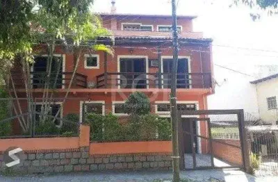Casa para Venda - 220m², 4 dormitórios, sendo 1 suites, 2 vagas - Tristeza