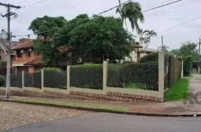 Casa em Porto Alegre, no bairro Ipanema, com 3 dormitório(s), e 3 banheiros, à v