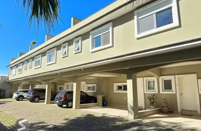 Linda Residência com 3 dormitórios e 1 suíte no Bairro Tristeza para venda.