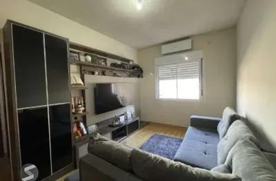 Casa geminada com 3 quartos, vaga de garagem e sacada no bairro Jardim Sabara