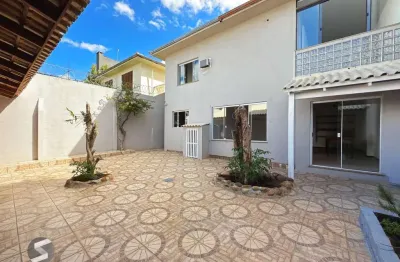 Casa com 3 quartos à venda na Rua Teixeira de Carvalho, 150, Medianeira, Porto Alegre