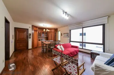 Apartamento de 3 dormitórios à venda em no bairro Petrópolis, Porto Alegre.