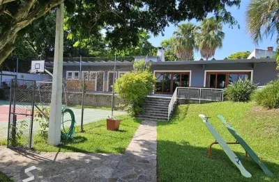 Casa em Condomínio, 03 dormitórios 04 Vagas, 229m² na Tristeza, Porto Alegre, RS!!