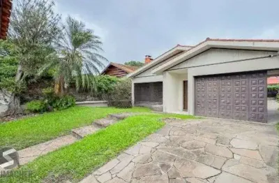 Casa de 3 dormitórios, 1 suíte e 3 vagas de garagem, bairro Ipanema.