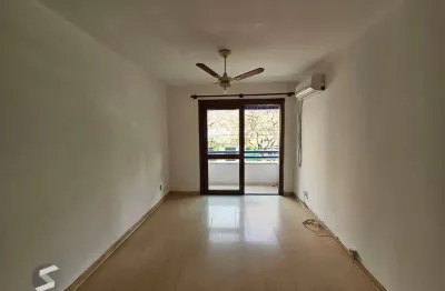 Apartamento 2 dormitórios com sacada e churrasqueira no Bom Fim