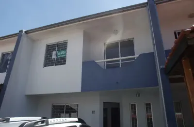 Casa com 3 quartos para alugar na Rua Carolina Derosso, 509, Xaxim, Curitiba