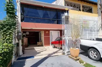 Sobrado para venda em curitiba, xaxim, 3 dormitórios, 2 suítes, 3 banheiros, 3 vagas