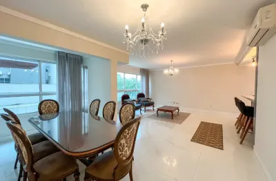 Apartamento na beira mar (em frente à praça gov. celso ramos)