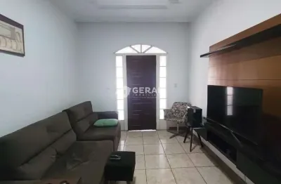 Casa para aluguel, 3 quartos, 1 suíte, 3 vagas, manoel valinhas - divinópolis/mg