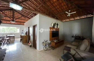 Sítio para aluguel, 4 quartos, 1 suíte, 3 vagas, cacoco do meio - divinópolis/mg