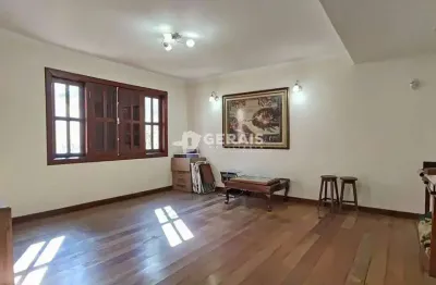 Casa para aluguel, 5 quartos, 2 suítes, 3 vagas, centro - divinópolis/mg