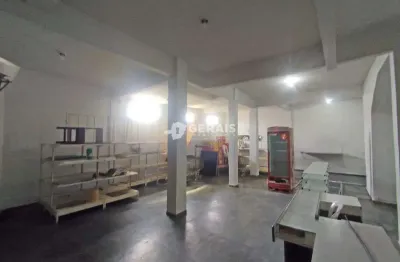 Ponto comercial para alugar no Paraíso, Divinópolis 