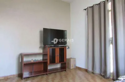 Casa com 3 quartos à venda no São Luís, Divinópolis 