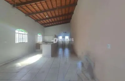 Ponto comercial para alugar no Levindo Paula Pereira, Divinópolis 