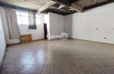 Ponto comercial para alugar no Bom Pastor, Divinópolis 