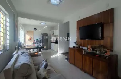 Casa à venda, 3 quartos, 1 suíte, 2 vagas, belvedere - divinópolis/mg