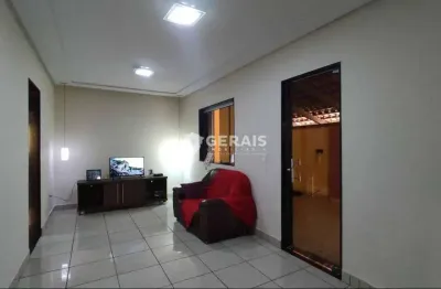Casa à venda, 2 quartos, 2 vagas, planalto - divinópolis/mg