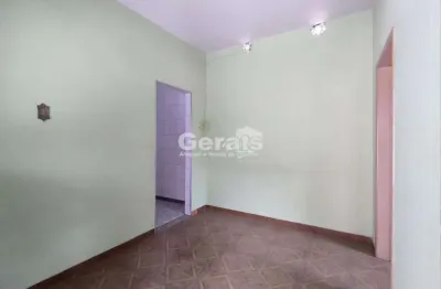 Casa com 2 quartos à venda no São Luís, Divinópolis 