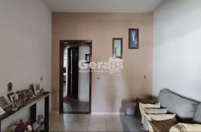 Casa à venda, 6 quartos, 1 suíte, 1 vaga, sao judas tadeu - divinópolis/mg