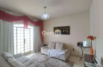 Casa à venda, 4 quartos, 3 vagas, tiete - divinópolis/mg