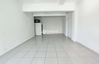 Ponto comercial para alugar no Antônio Fonseca, Divinópolis 