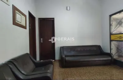 Casa à venda, 3 quartos, 1 vaga, centro - divinópolis/mg