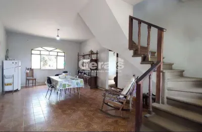 Casa à venda, 8 quartos, 1 suíte, 2 vagas, bom pastor - divinópolis/mg