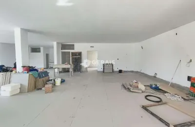 Ponto comercial para alugar no Bom Pastor, Divinópolis 