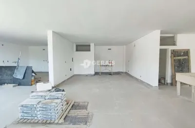 Ponto comercial para alugar no Bom Pastor, Divinópolis 