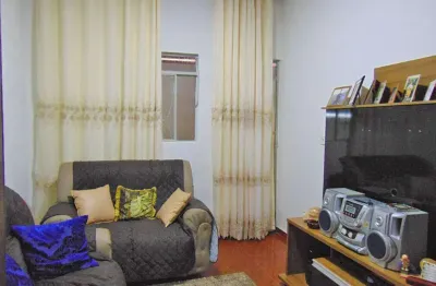 Casa com 2 quartos à venda no São Luís, Divinópolis 