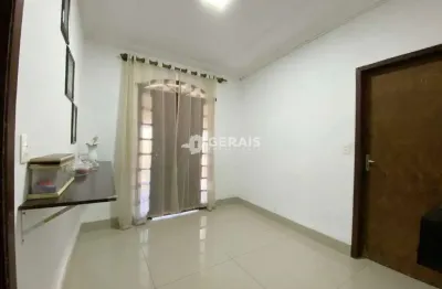 Casa à venda, 3 quartos, 1 suíte, 2 vagas, das oliveiras - divinópolis/mg