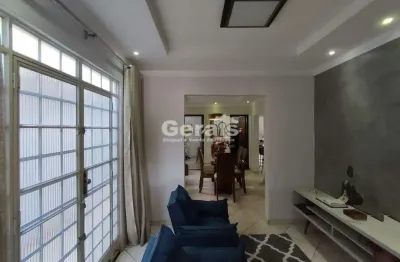 Casa à venda, 4 quartos, 4 vagas, interlagos - divinópolis/mg