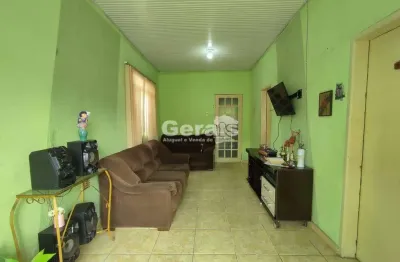Casa com 2 quartos à venda no Centro, Divinópolis 