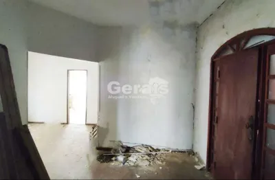 Casa com 3 quartos à venda no Centro, Divinópolis 