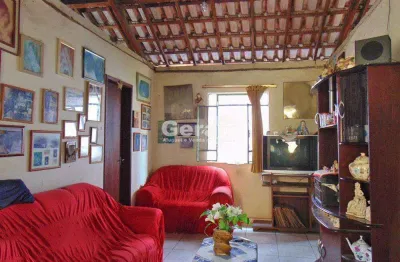 Casa à venda, 4 quartos, 2 vagas, centro - divinópolis/mg