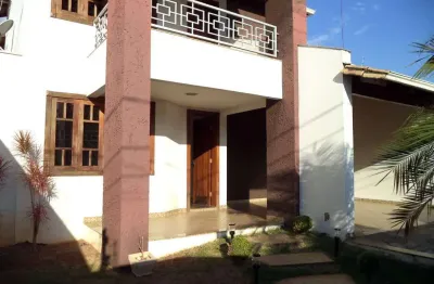 Casa à venda, 3 quartos, 3 vagas, planalto - divinópolis/mg