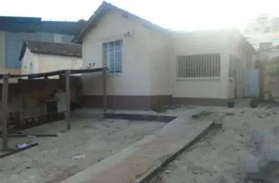 Casa com 3 quartos à venda no Centro, Divinópolis 