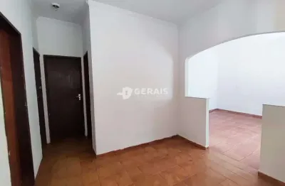 Casa para aluguel, 3 quartos, 2 vagas, são roque - divinópolis/mg