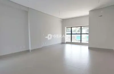 Sala comercial à venda no São João de Deus, Divinópolis 