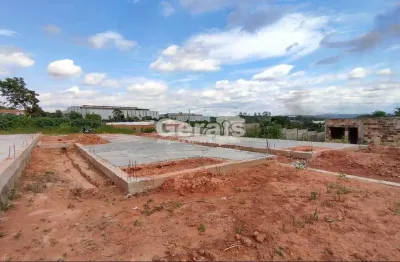 Sobrado à venda, 3 quartos, 1 suíte, 1 vaga, candides - divinópolis/mg