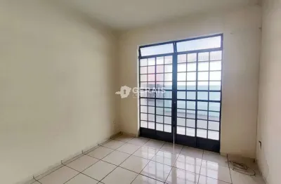 Casa para aluguel, 3 quartos, 1 suíte, 1 vaga, santo antônio - divinópolis/mg
